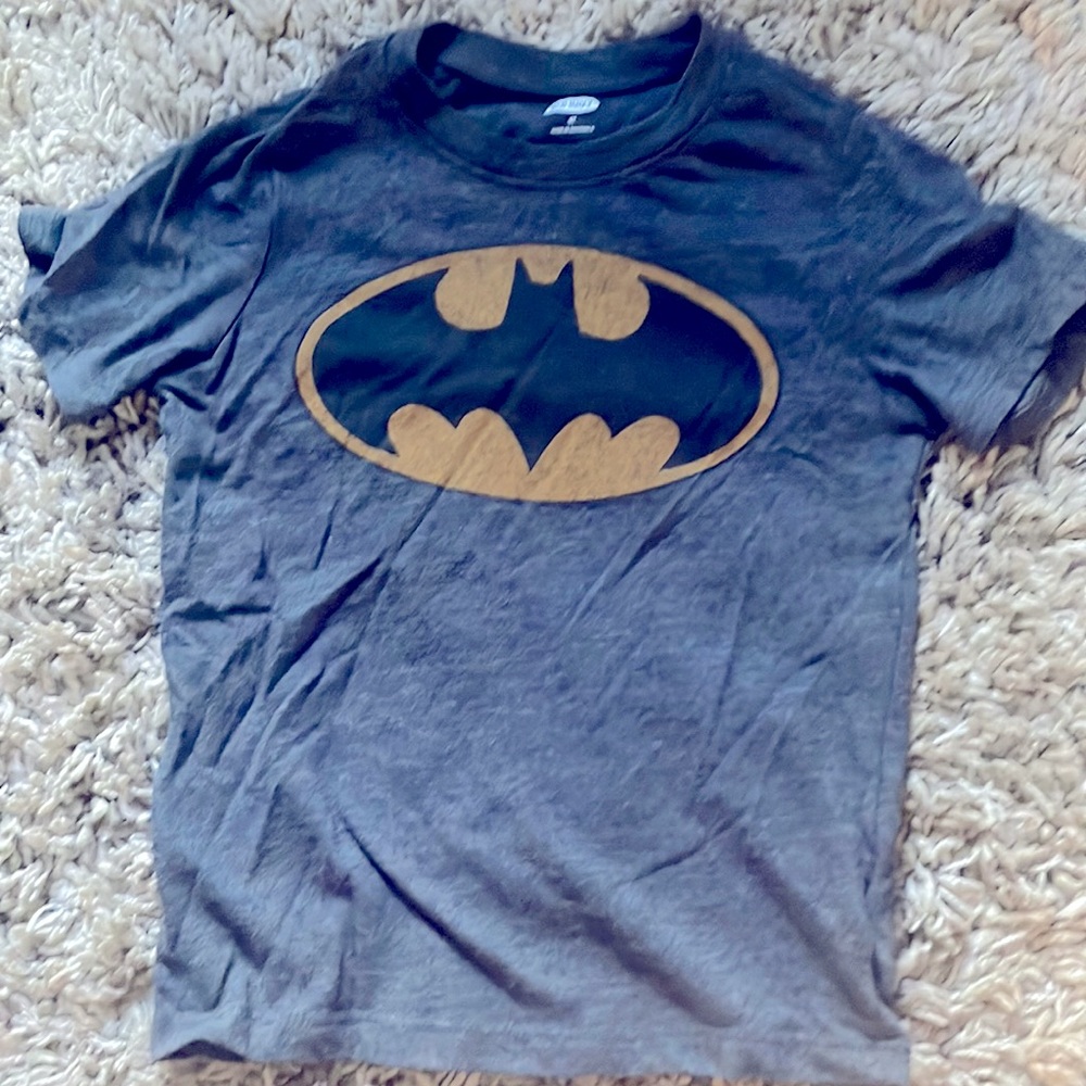 Old navy size 5 Batman tee